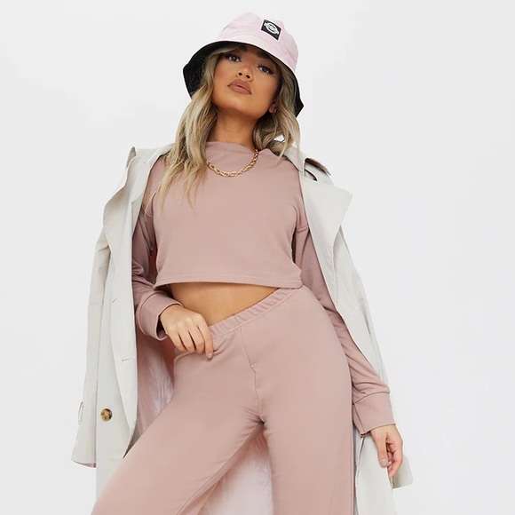 PrettyLittle Thing Crop Jogger Set - Picture 2 of 6